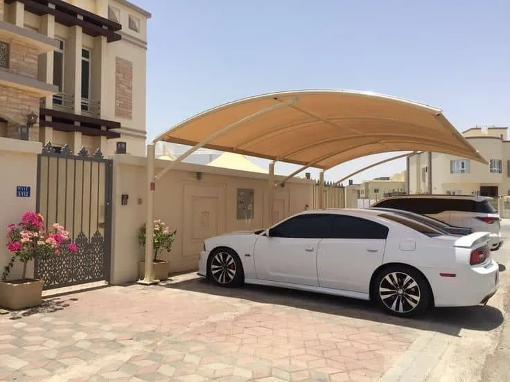 استخدامات مظلات سيارات خارجية